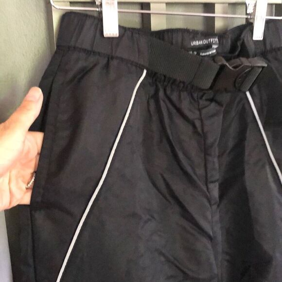 Urban Outfitters Black nylon cargo pants hip-hop pants size XS - Picture 3 of 6